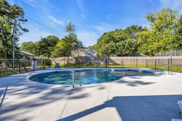 1 Island Point, Huntsville, TX 77340
