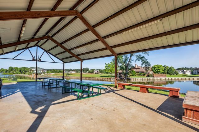 1 Island Point, Huntsville, TX 77340