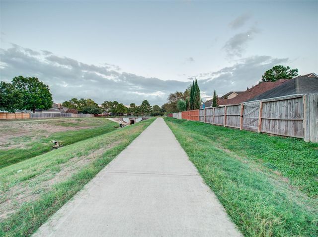 15618 Kentwater Court, Houston, TX 77095