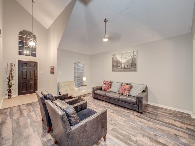 15618 Kentwater Court, Houston, TX 77095