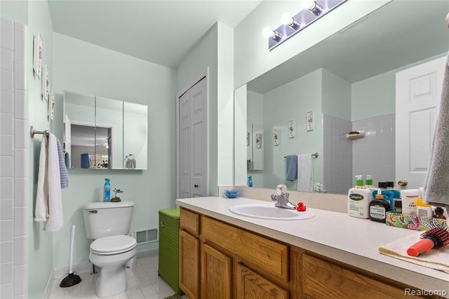 11000 Hayes Street, Grand Blanc, MI 48439