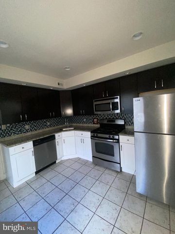 1830 POPLAR ST, Philadelphia, PA 19130