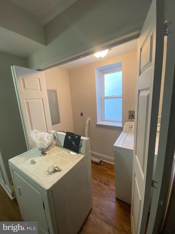 1830 POPLAR ST, Philadelphia, PA 19130