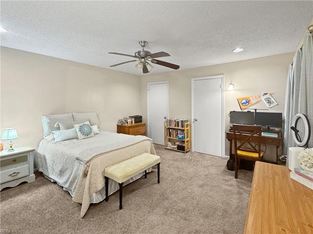 422 Lees Mill DR, Newport News, VA 23608