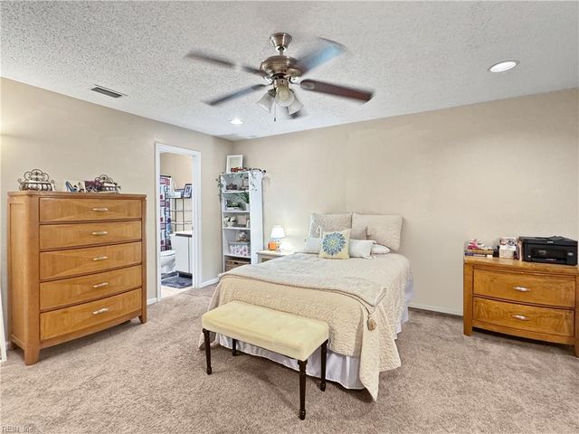 422 Lees Mill DR, Newport News, VA 23608