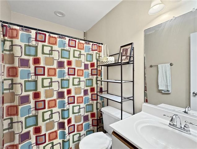 422 Lees Mill DR, Newport News, VA 23608