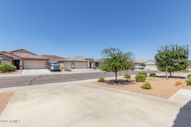 13523 W BRILES Road, Peoria, AZ 85383