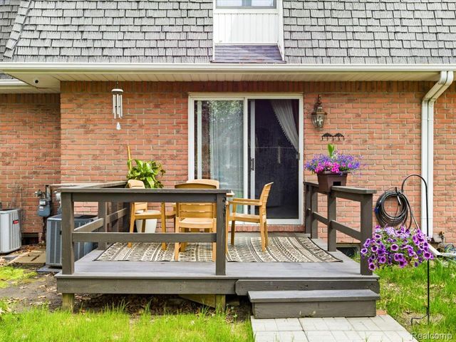 3969 BUTTERNUT Court C, Port Huron, MI 48060