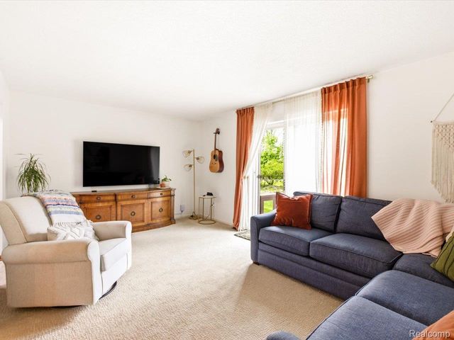 3969 BUTTERNUT Court C, Port Huron, MI 48060