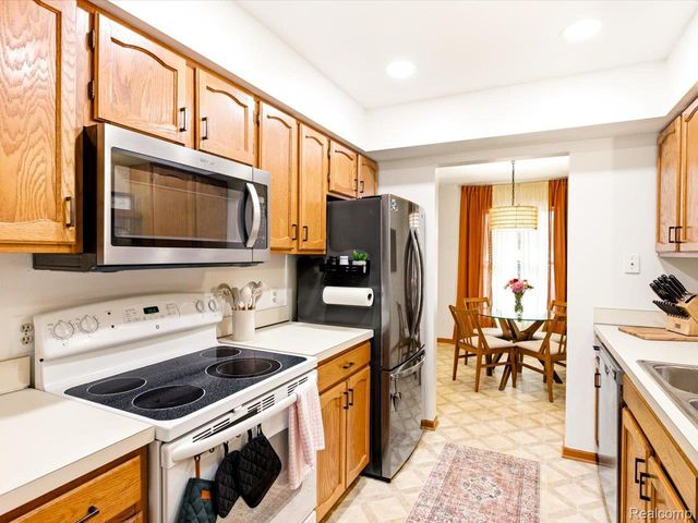3969 BUTTERNUT Court C, Port Huron, MI 48060
