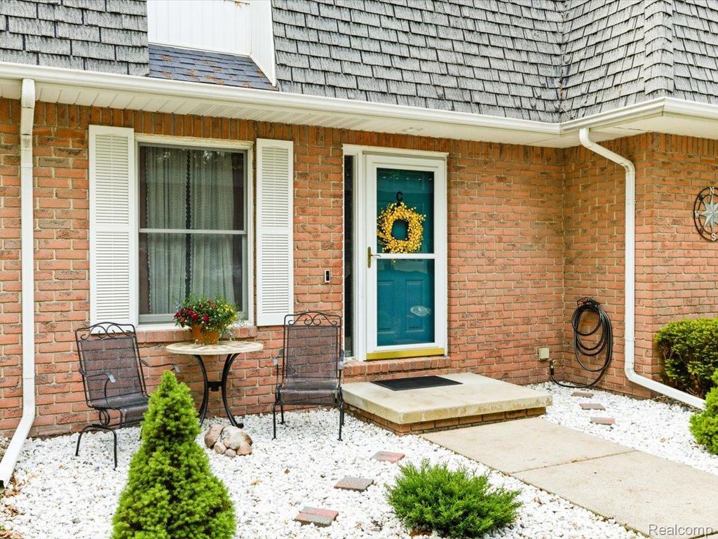 3969 BUTTERNUT Court C, Port Huron, MI 48060