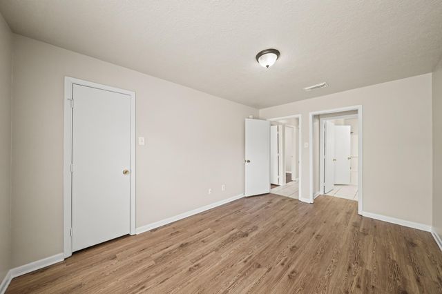 9731 Youngcrest Drive A, Stafford, TX 77477