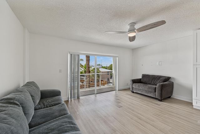 2900 NE 30TH Street D-3, Fort Lauderdale, FL 33306