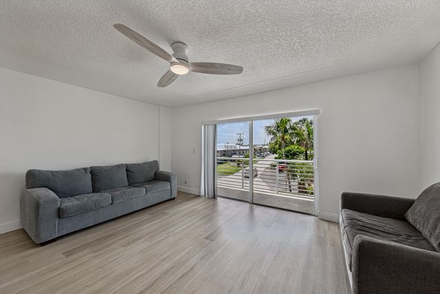 2900 NE 30TH Street D-3, Fort Lauderdale, FL 33306