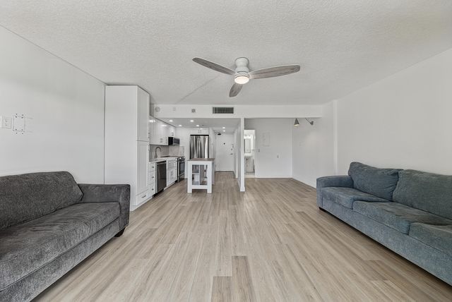 2900 NE 30TH Street D-3, Fort Lauderdale, FL 33306