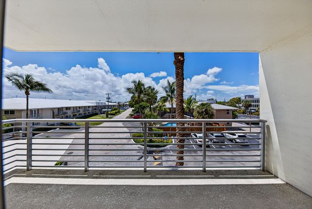 2900 NE 30TH Street D-3, Fort Lauderdale, FL 33306