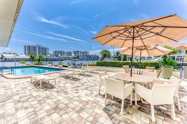 2900 NE 30TH Street D-3, Fort Lauderdale, FL 33306