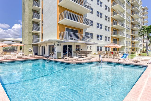 2900 NE 30TH Street D-3, Fort Lauderdale, FL 33306