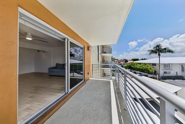 2900 NE 30TH Street D-3, Fort Lauderdale, FL 33306