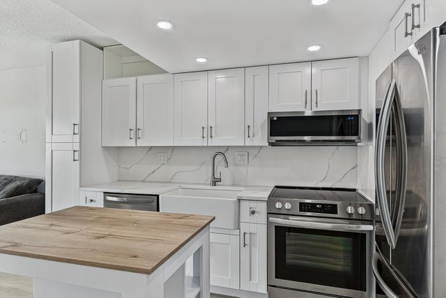 2900 NE 30TH Street D-3, Fort Lauderdale, FL 33306