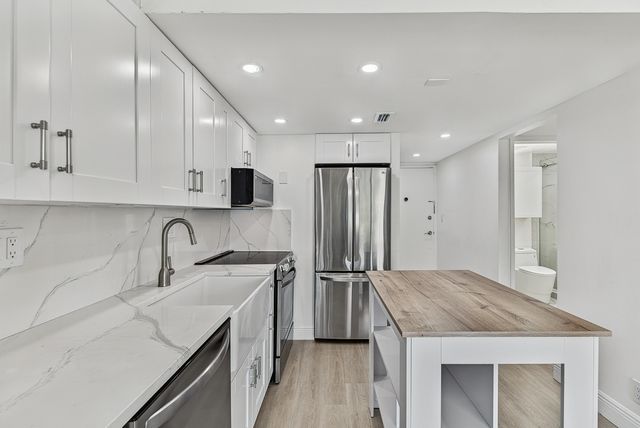 2900 NE 30TH Street D-3, Fort Lauderdale, FL 33306