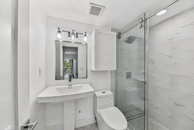 2900 NE 30TH Street D-3, Fort Lauderdale, FL 33306