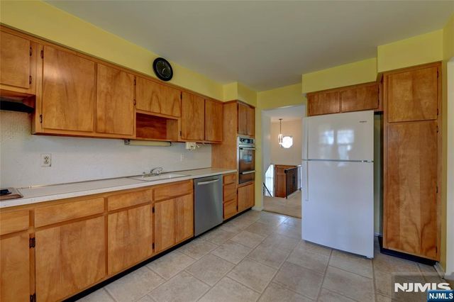 34 Parkway, Pequannock Township, NJ 07440