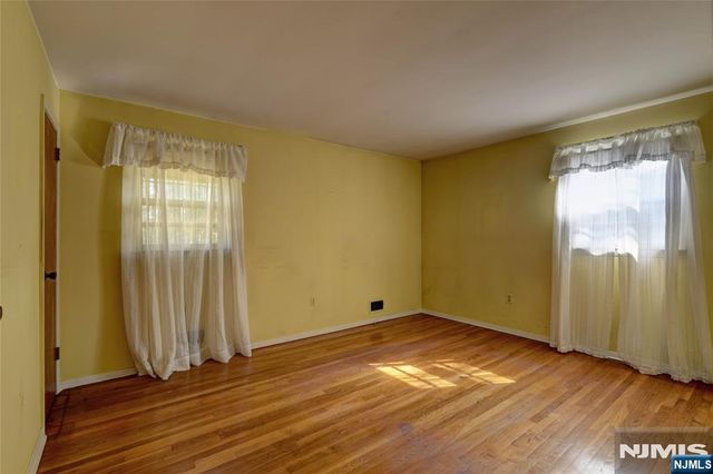 34 Parkway, Pequannock Township, NJ 07440
