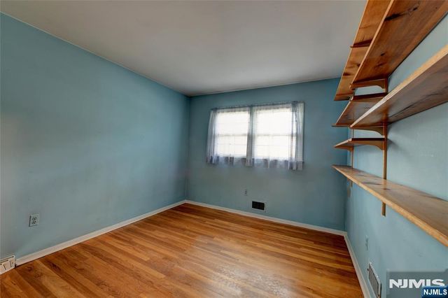 34 Parkway, Pequannock Township, NJ 07440