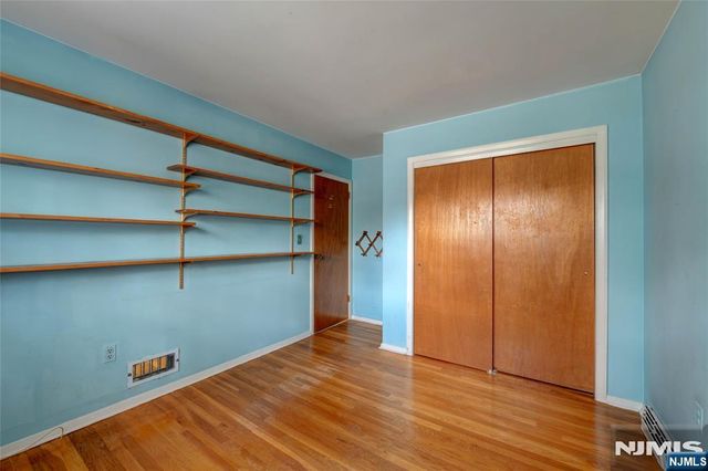 34 Parkway, Pequannock Township, NJ 07440