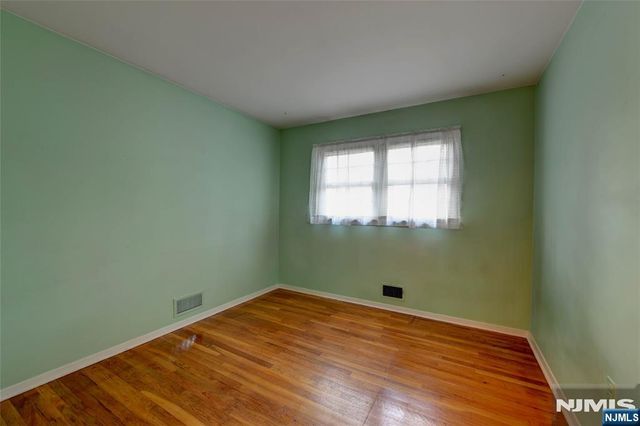 34 Parkway, Pequannock Township, NJ 07440