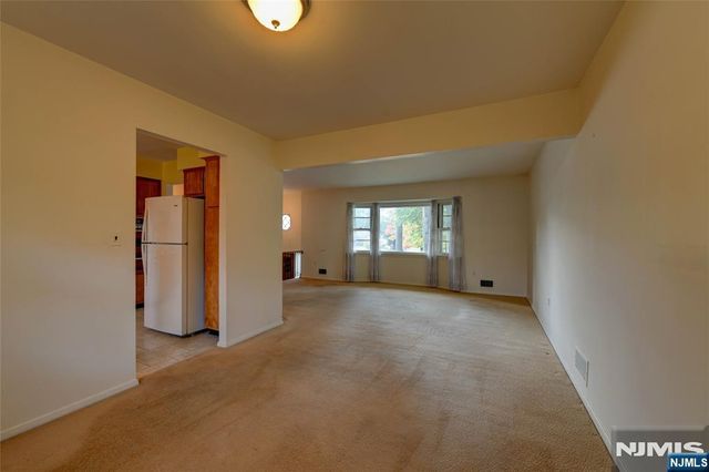 34 Parkway, Pequannock Township, NJ 07440