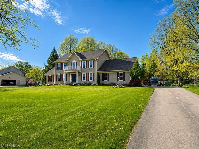 6733 Meadowood Drive, Valley City, OH 44256