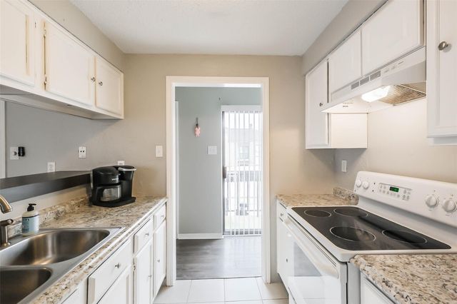10122 Waterstone Drive, Houston, TX 77042