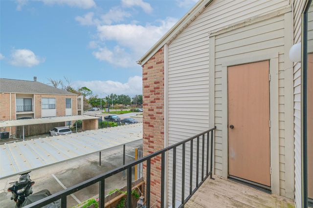 10122 Waterstone Drive, Houston, TX 77042