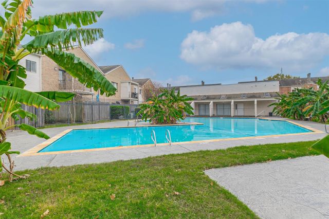 10122 Waterstone Drive, Houston, TX 77042