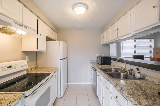 10122 Waterstone Drive, Houston, TX 77042