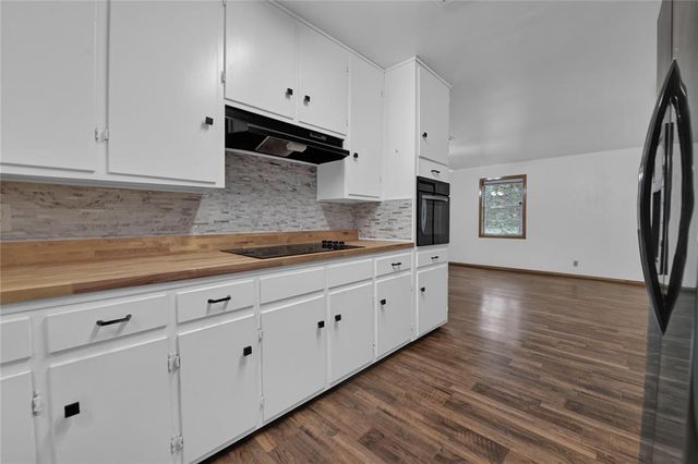 180 King Arthur Court, Woodville, TX 75979