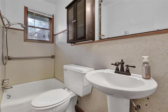 180 King Arthur Court, Woodville, TX 75979