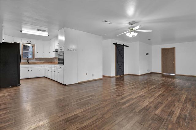 180 King Arthur Court, Woodville, TX 75979