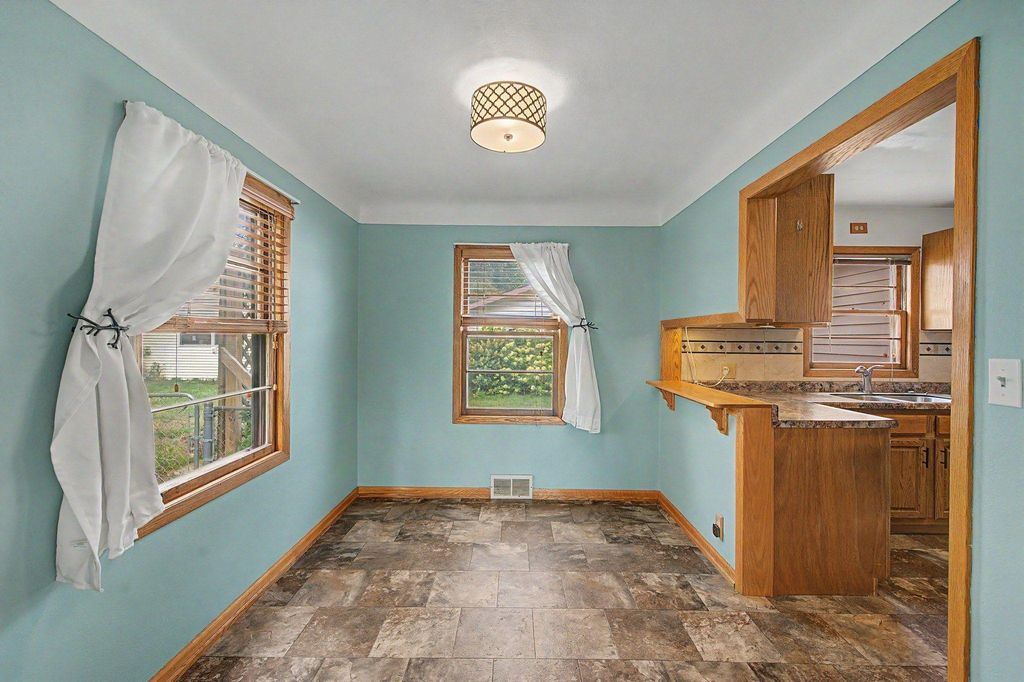 143 12th Avenue N, South Saint Paul, MN 55075 — photo 5
