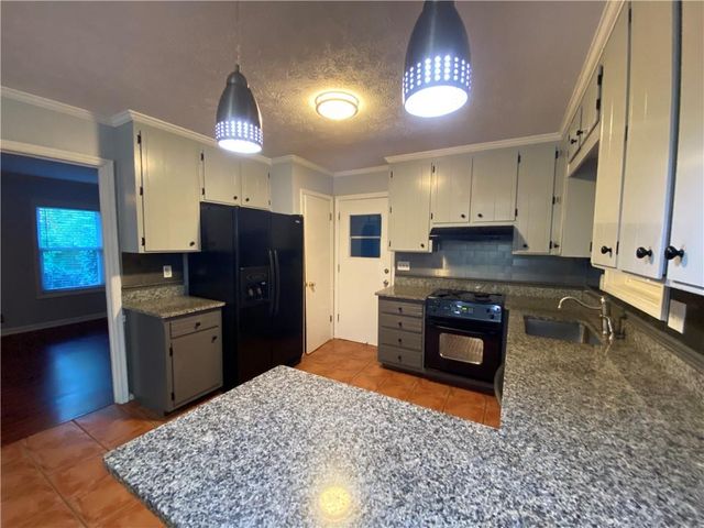 4453 Old Mabry Place NE, Roswell, GA 30075