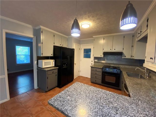 4453 Old Mabry Place NE, Roswell, GA 30075