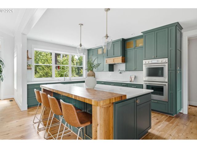 22234 Sw Ribera Ln, West Linn, OR 97068