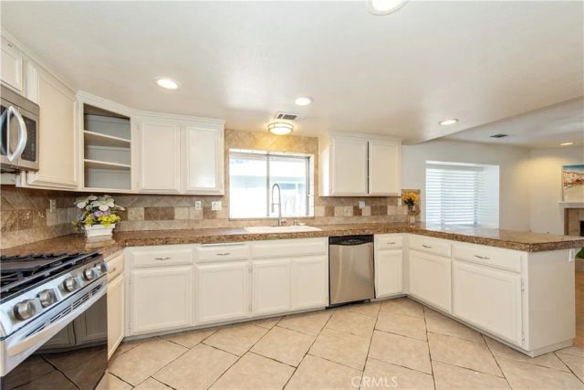 12685 Pinehurst, Victorville, CA 92395