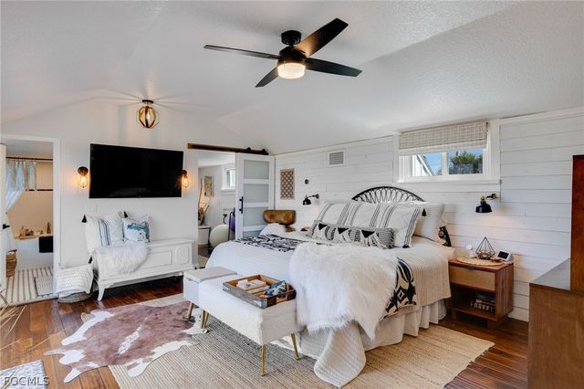 9247 Dimmick DR, Sanibel, FL 33957