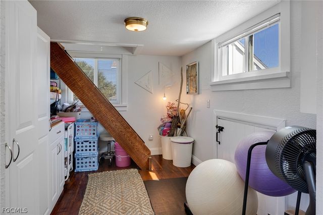 9247 Dimmick DR, Sanibel, FL 33957