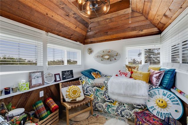 9247 Dimmick DR, Sanibel, FL 33957