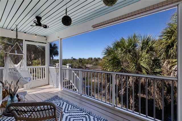 9247 Dimmick DR, Sanibel, FL 33957