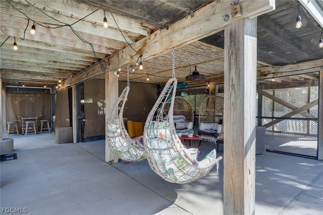 9247 Dimmick DR, Sanibel, FL 33957